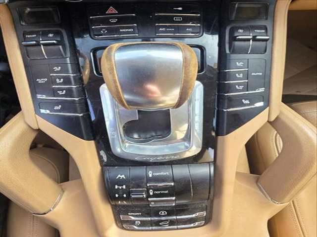 Consola Central Porsche Cayenne M059E AUT.