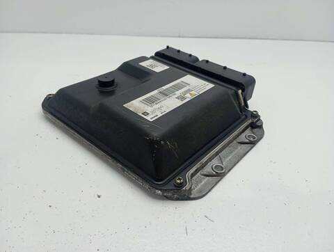 Foto 3ª: Centralita Motor ECU Opel Astra COSMO 125CV 92KW [A17DTR] (2011)