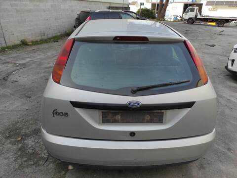 Foto 2ª: Portón Ford Focus BHDA BERLINA (2001)