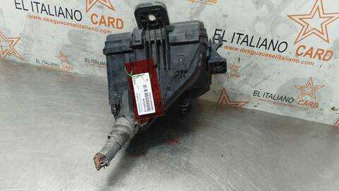 Foto 2ª: Caja Reles Fusibles Toyota Yaris HYBRID FEEL 101CV 74KW [1NZ] (2016)