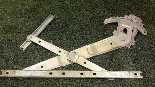 Elevalunas Manual Delantero Derecho Nissan Patrol 3.3 D SD33 ML-6