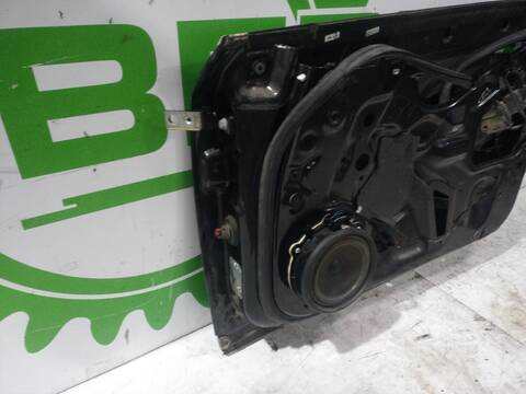 Foto 3ª: Puerta Delantera Derecha Audi A4 2.5 TDI 120KW) 163CV (2000)