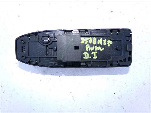 Foto 2ª: Botonera Elevalunas Renault Clio 1.0 G 2023-2026 [H4DF4] (2024)