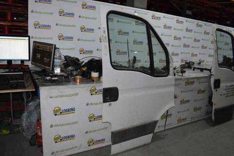 Foto 3ª: Puerta Delantera Derecha Iveco Daily 3.0 D 204CV 146CV [F1CGL411C] (2011)