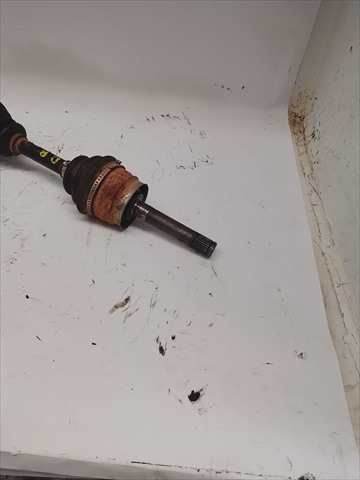 Transmision Delantera Derecha Nissan Terrano 2.7 D