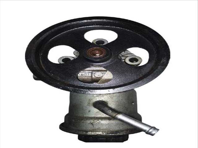 Foto 3ª: Bomba de Direccion Toyota Avensis 2.2 D-4D ADT251_ ADT251R) (2003)