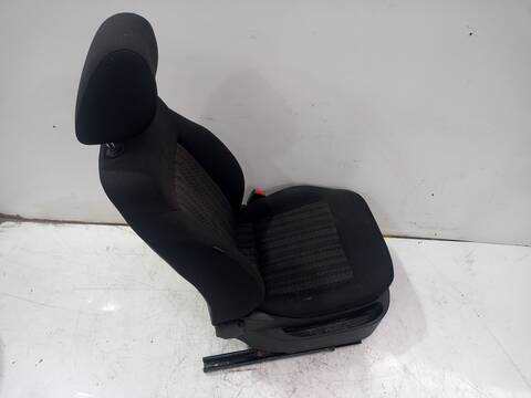 Foto 2ª: Asiento Delantero Derecho Volkswagen Polo A-POLO 75CV 55KW [CHYB] (2016)