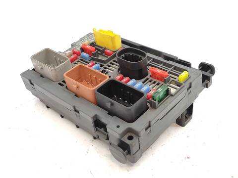 Caja Reles Fusibles Citroen C4 1.6 VTI 120 PICASSO 120CV 88KW