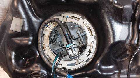 Foto 4ª: Deposito de Combustible Mercedes Clase E 180 E 220 D 213.004) 194CV 143KW [654920] (2018)