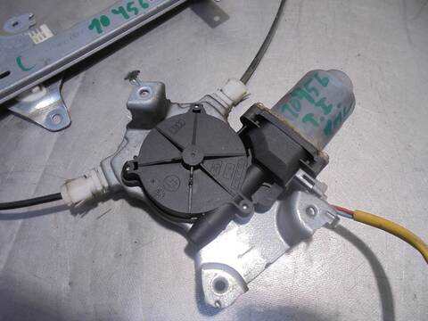 Foto 3ª: Elevalunas Manual Trasero Izquierdo Nissan Almera BASICO 114CV 84KW [QG18] (2000)