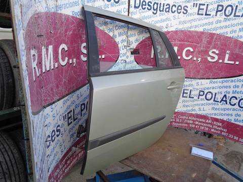 Foto 4ª: Puerta Trasera Izquierda Renault Laguna DYNAMIQUE GRANDTOUR 120CV 88KW [F9Q C6] (2004)
