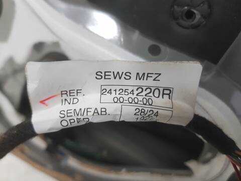 Foto 3ª: Puerta Delantera Izquierda Renault Captur TECHNO (2022)