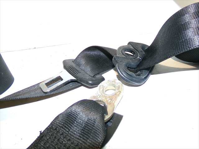 Foto 3ª: Cinturón Delantero Derecho Audi A4 1.8 G 1994-2000 [ADR] (1997)