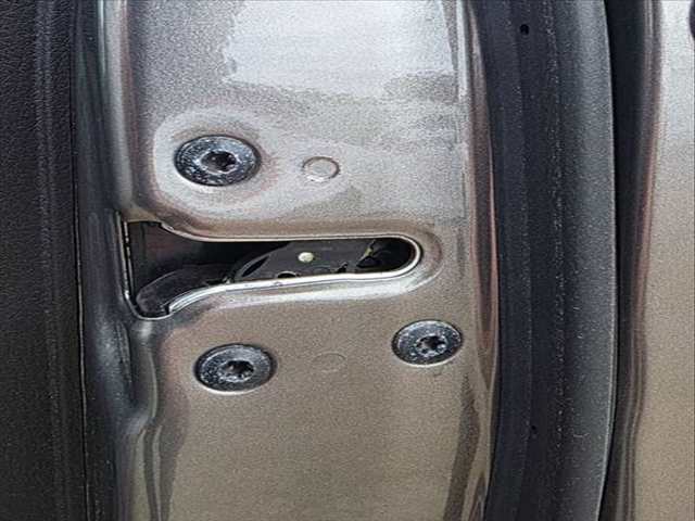 Cerradura Puerta Delantera Derecha Kia Sorento DRIVE 2WD 197CV 145KW