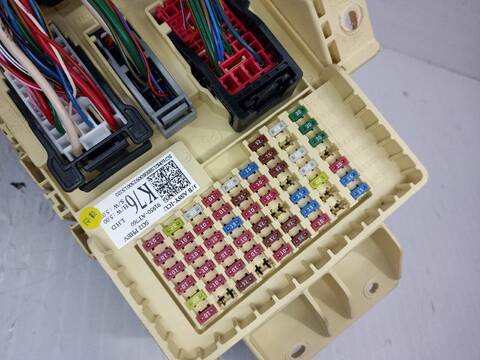 Foto 3ª: Caja Reles Fusibles Kia Niro HYBRID CONCEPT 141CV [G4LL] (2022)