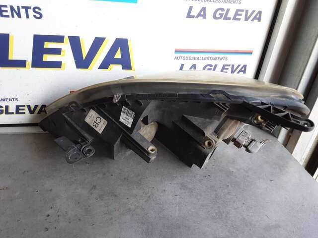 Foto 2ª: Faro Derecho Opel Zafira ZAFIRA B ENJOY 0CV [1910 CC (1.9 LTR) 120CV/88KW [LPM NT4] (Z19DT)] (2006)