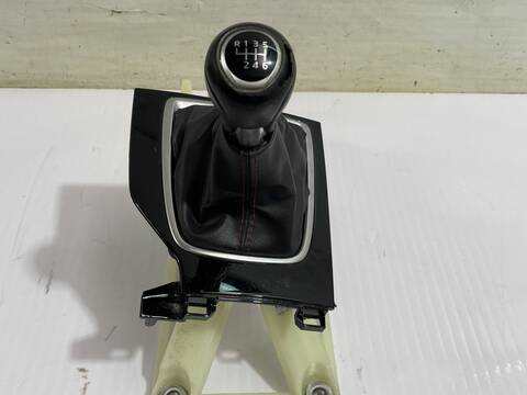 Palanca de Cambio Mazda 3 CENTER-LINE 150CV 110KW
