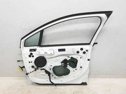 Foto 3ª: Puerta Delantera Derecha Citroen C4 FEEL 90CV 66KW (2020)