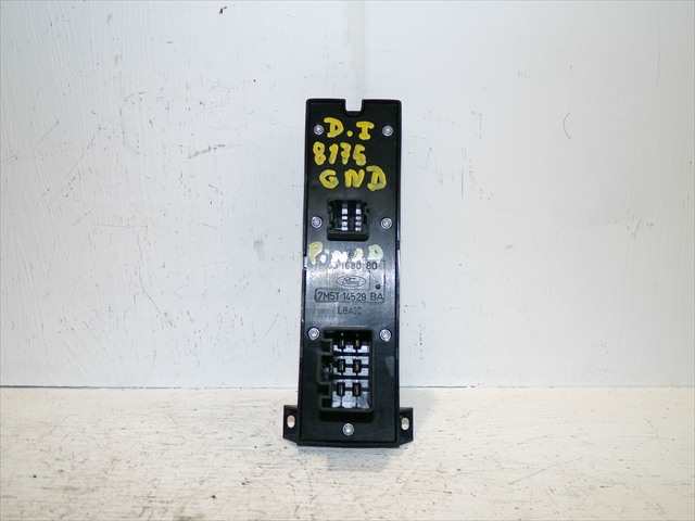 Foto 3ª: Botonera Elevalunas Ford Focus 1.8 TDCI 2008-2011 [KKDA] (2009)