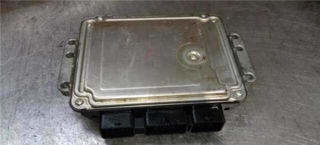 Foto 1ª: Centralita Motor ECU Mazda 3 1.6 CRDT ACTIVE [1.6 LTR. - 80 KW CD DIESEL CAT] [Y6]