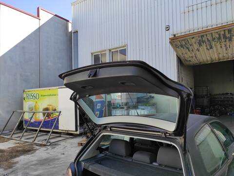 Portón Volkswagen Polo BUD