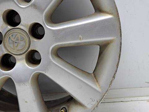Foto 4ª: LLanta Chapa Toyota Avensis 2.0 D4-D EXECUTIVE BERLINA 5-PTAS.) 116CV 85KW [1CD FTV] (2004)