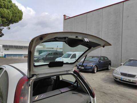 Portón Opel Corsa Y17DTL