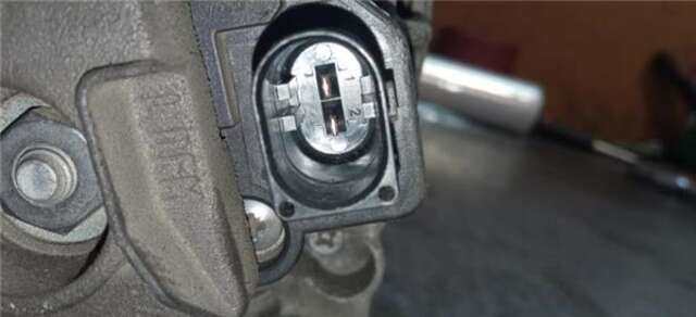 Foto 3ª: Alternador Skoda Rapid 1.6 ACTIVE [1.6 LTR. - 77 KW TDI DPF] [CAYC]