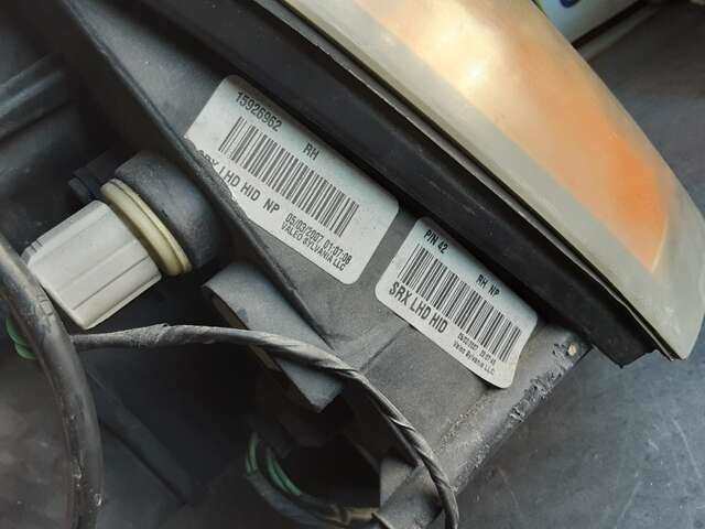 Foto 2ª: Faro Derecho Cadillac SRX SRX 3564 CC 3.6 LTR) 238-260CV/175-190KW [GMC] (2007)