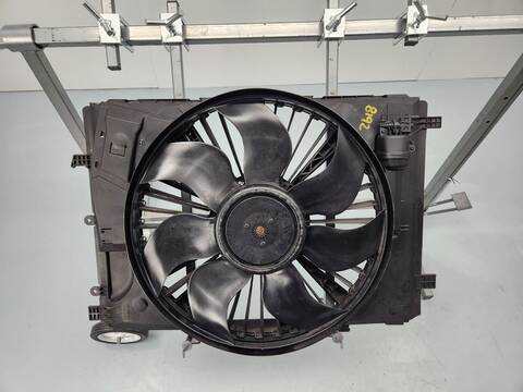 Foto 1ª: Electroventilador Mercedes Clase C 160 C 220 CDI 204.008) BERLINA 170CV 125KW [651911] (2010)