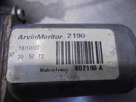 Foto 3ª: Elevalunas Manual Trasero Derecho Nissan Qashqai ACENTA 106CV 78KW [K9K] (2008)