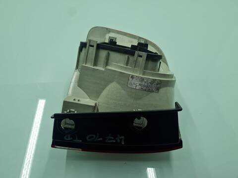 Foto 4ª: Piloto Trasero Derecho Volkswagen Touareg TDI R5 174CV 128KW [BAC] (2004)