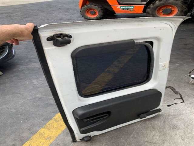 Foto 2ª: Puerta Trasera Izquierda Opel Combo 1.3 CDTI (2007)