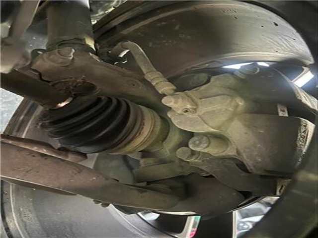 Foto 1ª: Mangueta Delantera Izquierda Skoda Rapid 1.6 TDI 105CV 77KW [CAYC,CLNA] (2014)