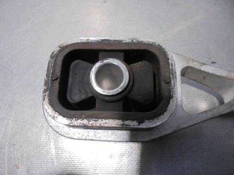 Foto 3ª: Soporte Motor Renault Megane 1.4 16V COUPE 95CV 70KW I COUPE FASE 2 DA..) [K4J C7] (2002)