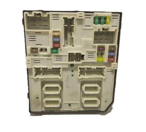 Caja Reles Fusibles Renault Megane DYNAMIQUE 1 16V TCE 116CV