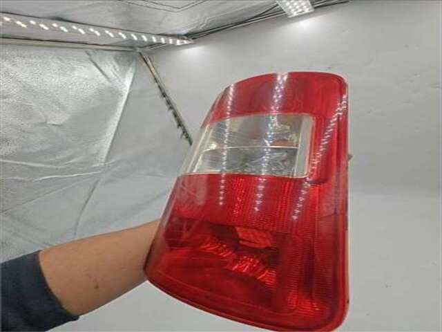 Foto 2ª: Piloto Trasero Derecho Ford Transit 1.8 FURGÓN LARGO FT 230L [1.8 LTR. - 55 KW TDDI TURBODIESEL CAT] CONNECT (TC7)(2002 _)