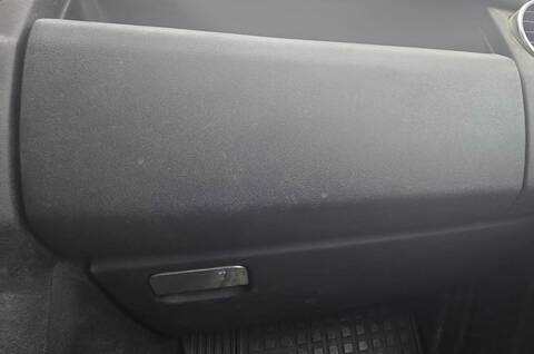 Foto 3ª: Guantera Land Rover Discovery TDV6 S 190CV 140KW (2009)