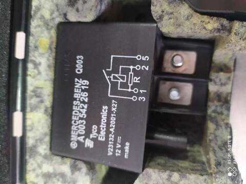 Foto 2ª: Caja Reles Fusibles Mercedes Clase C 160 C 220 CDI BLUEEFFICIENCY 204.302) COUPE 170CV 125KW [651911] (2011)