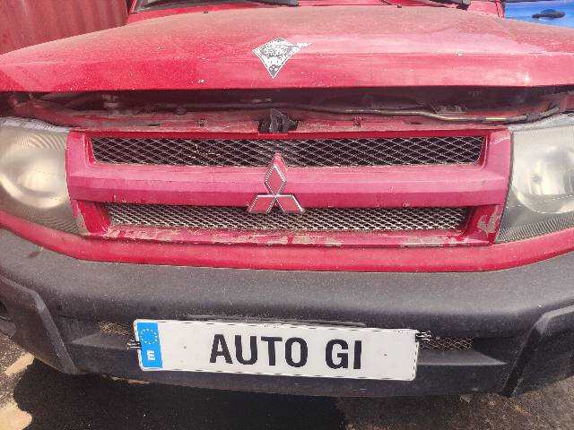 Rejilla Delantera Mitsubishi Montero 1.8 GDI 4X4