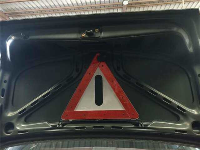 Foto 3ª: Maletero Mercedes Clase E 180 2.5 D 250 (124.125) [2.5 LTR. - 66 KW DIESEL CAT]