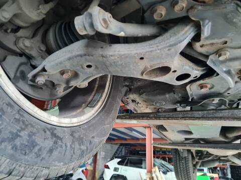 Brazo Suspension Delantero Derecho Toyota Rav4 LUNA 136CV 100KW