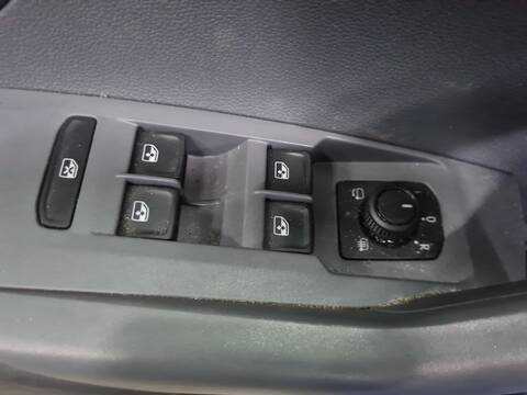 Botonera Elevalunas Volkswagen T-Cross LIFE 116CV 85KW