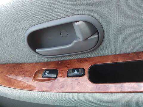 Foto 2ª: Botonera Elevalunas Kia Carnival 2.9 CDRI EX 144CV 106KW [D/J3] (2005)