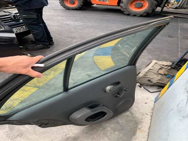 Foto 2ª: Puerta Trasera Izquierda Nissan Micra 1.5 DCI [K9K] (2004)