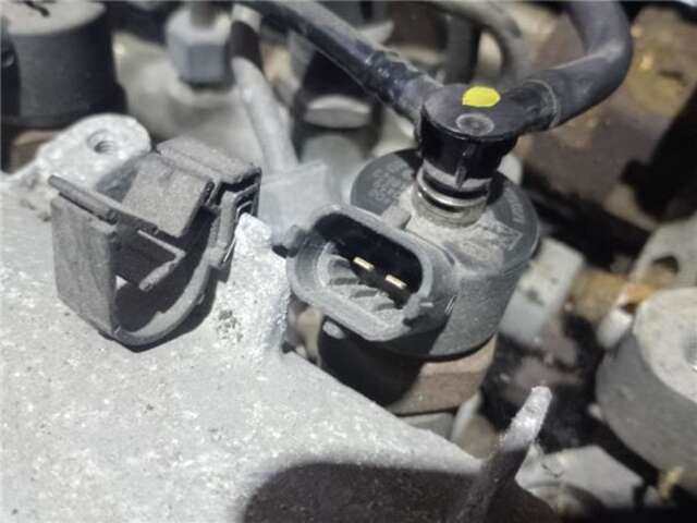 Foto 2ª: Inyectores Renault Scenic 1.9 AUTHENTIQUE [1.9 LTR. - 88 KW DCI DIESEL] (JM)(2003-_) [F9Q D8]