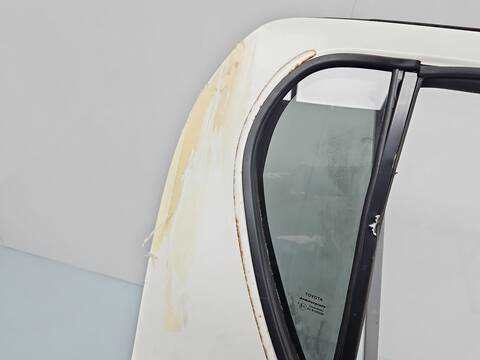 Foto 3ª: Puerta Trasera Derecha Toyota Hilux DOBLE CABINA DLX 4X4 149CV 110KW [2GD] (2022)