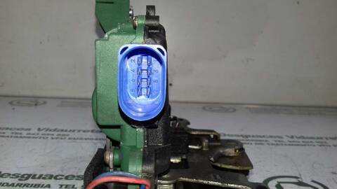 Foto 3ª: Cerradura Puerta Delantera Izquierda Volkswagen Polo 1.4 TDI 75CV 55KW [AMF] (2003)