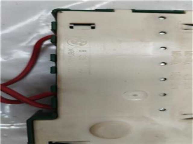 Foto 2ª: Caja Reles Fusibles Bmw Serie 5 518 3.0 530D [3 0 LTR. - 135 KW 24V TD CAT] BERLINA 184CV