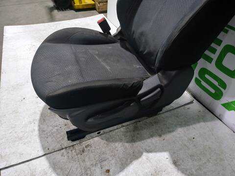 Foto 2ª: Asiento Delantero Izquierdo Nissan Juke ACENTA 117CV 86KW [HR16DE] (2012)